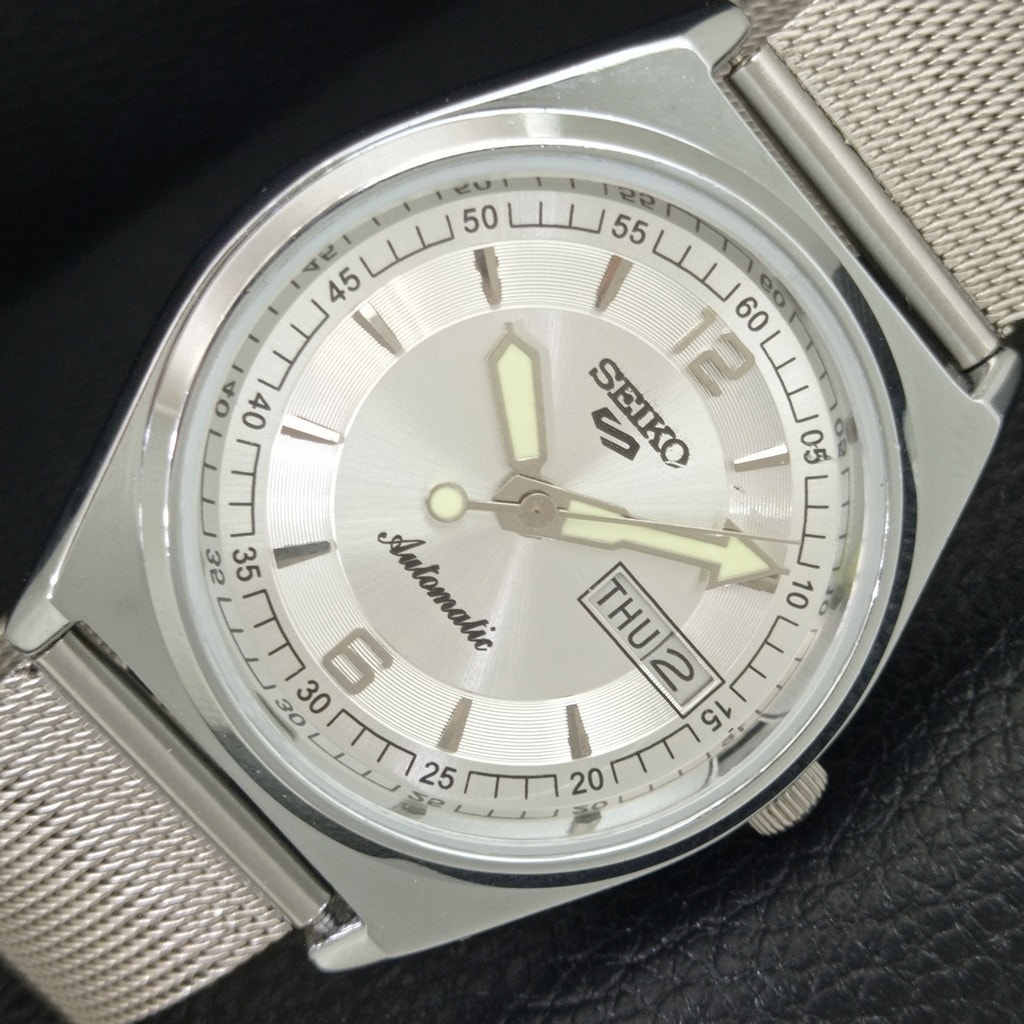 Vintage 1971 Seiko Automatic Mens Silver Watch WDaydate  Silver Accents